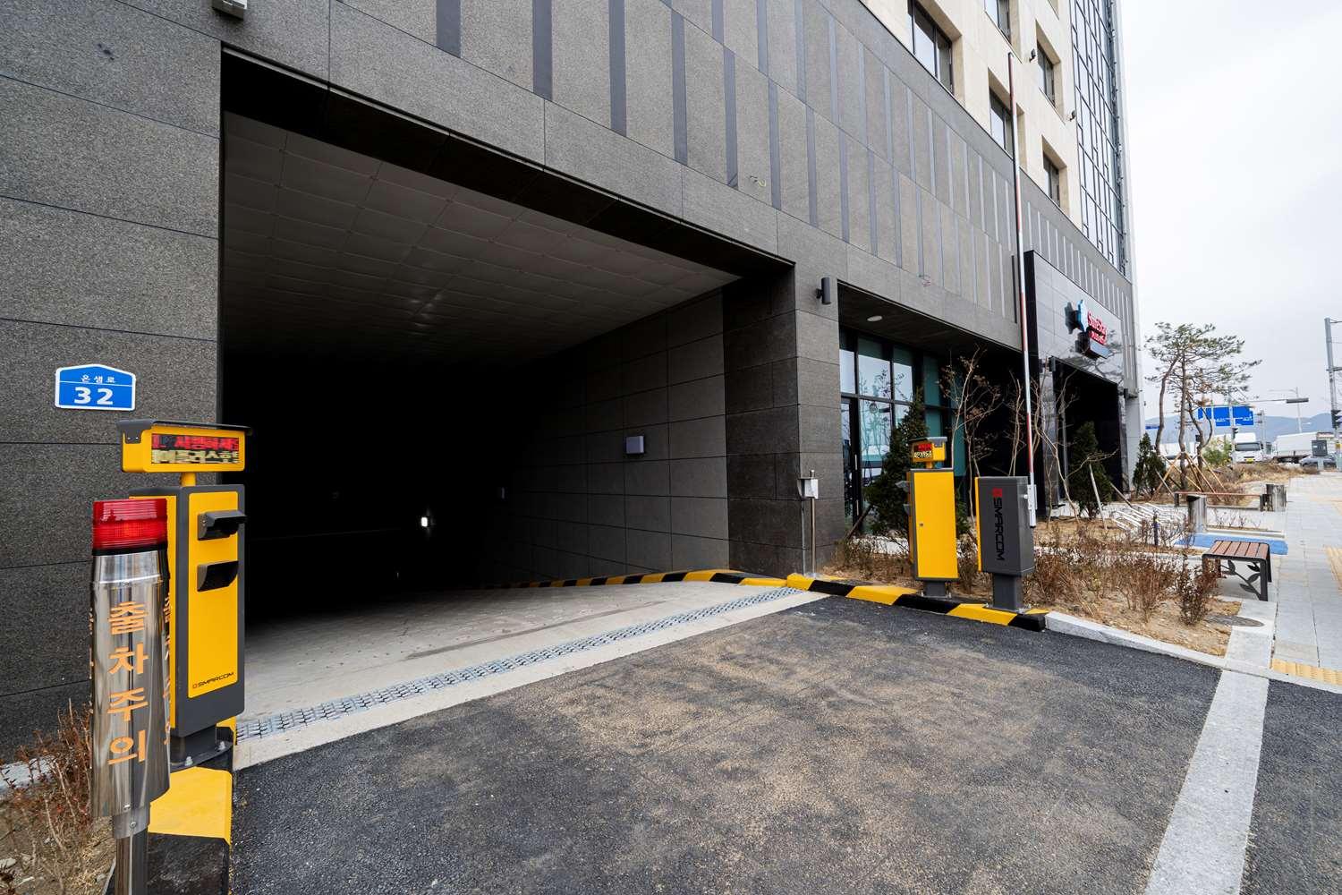 Surestay Plus Hotel By Best Western Asan Exterior photo